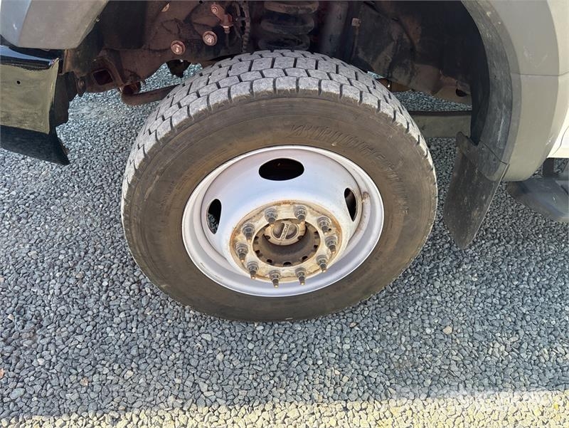 Ford F-550 Plataformas sobre camión