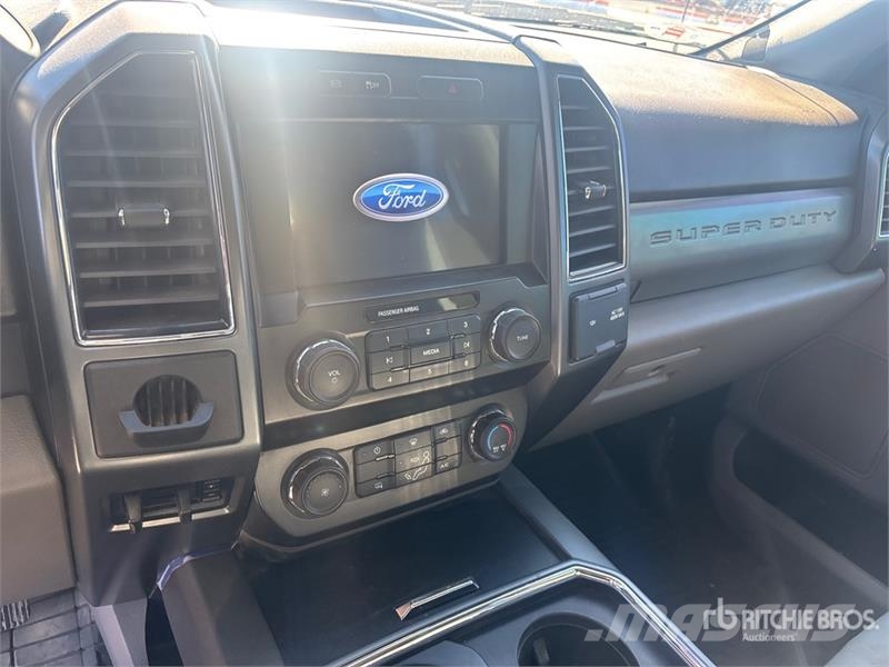 Ford F-550 Flatbed / Dropside trucks