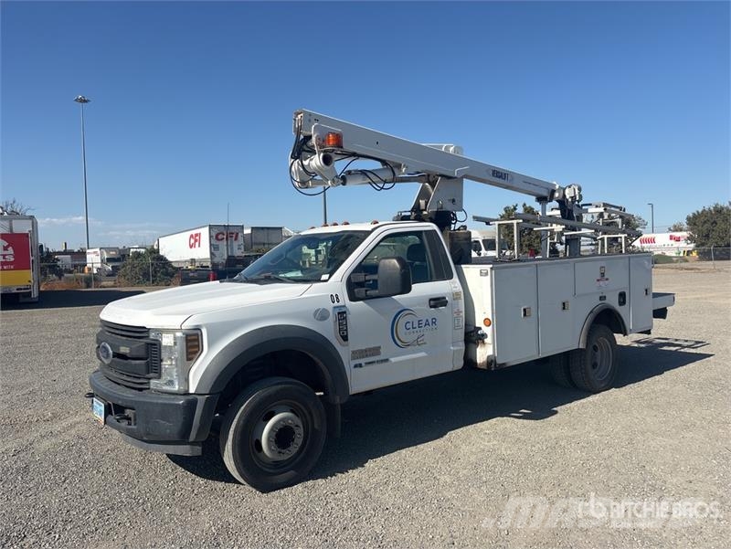 Ford F-550 Моторизирани платформи с талига