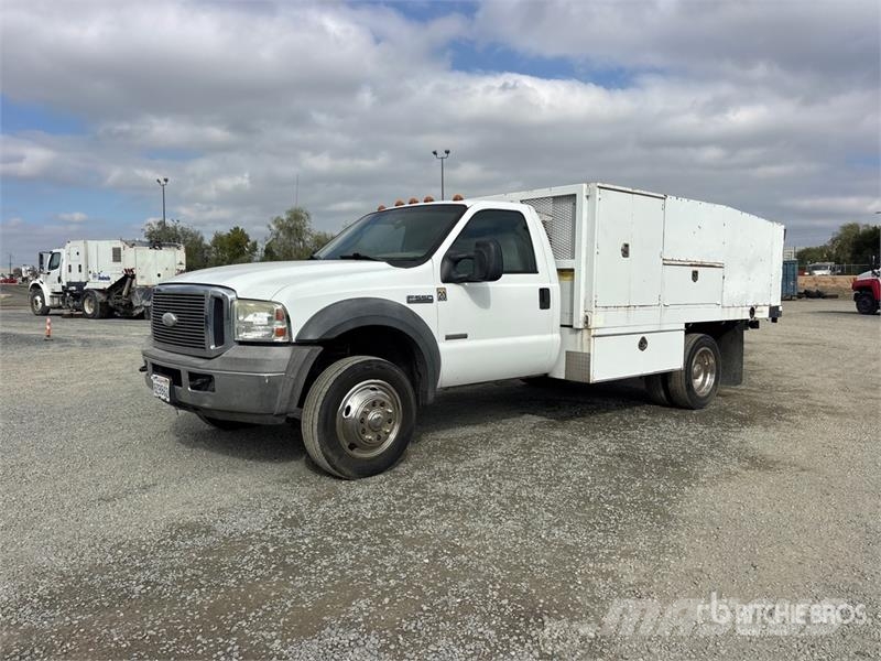 Ford F-550 Flakbilar
