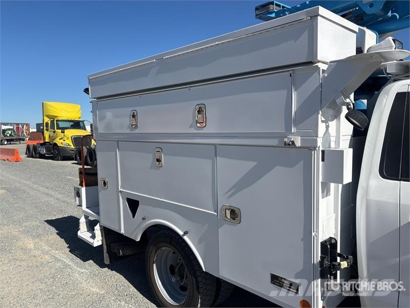 Ford F-550 Plataformas sobre camión