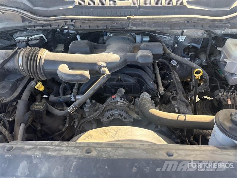 Ford F-550 Teherautóra szerelt emelők és állványok