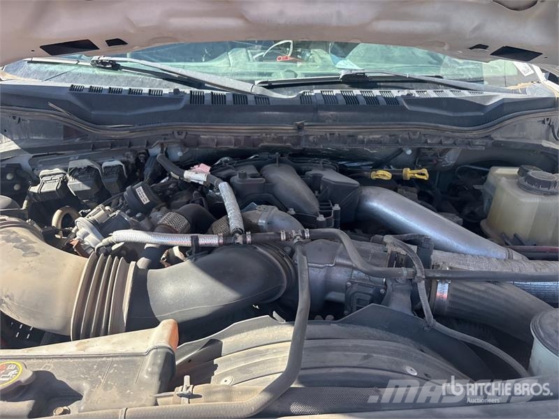 Ford F-550 Моторизирани платформи с талига