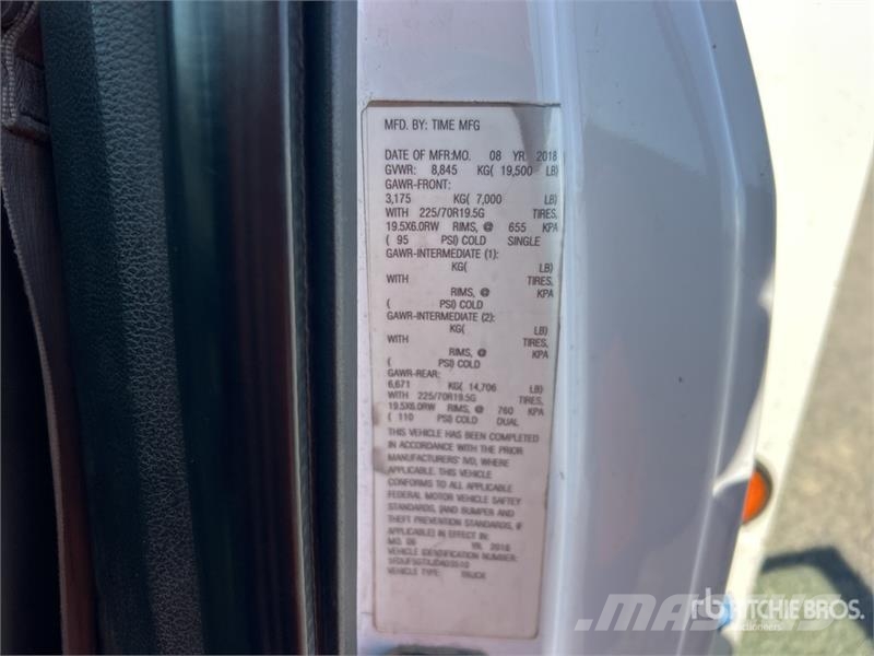 Ford F-550 Моторизирани платформи с талига