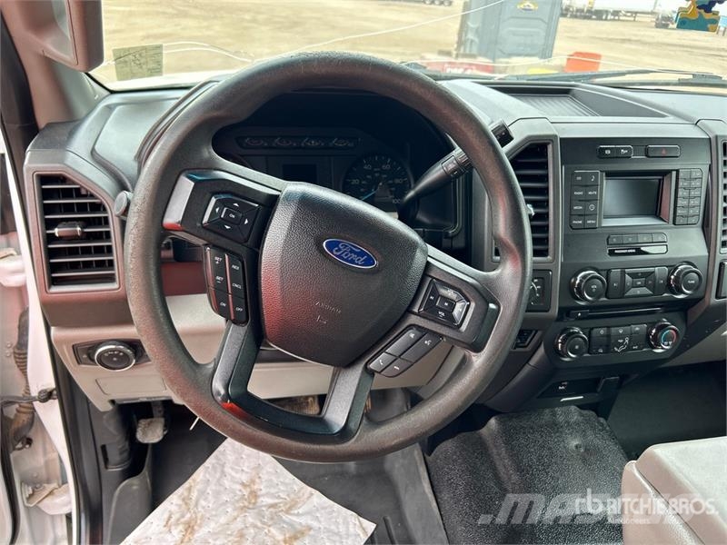 Ford F-550 ピックアップ/ドロップサイド
