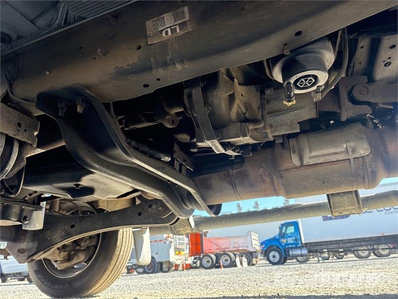 Ford F-550 卡車裝載高空作業車