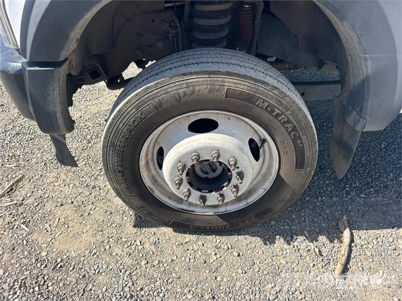 Ford F-550 Autoplošiny