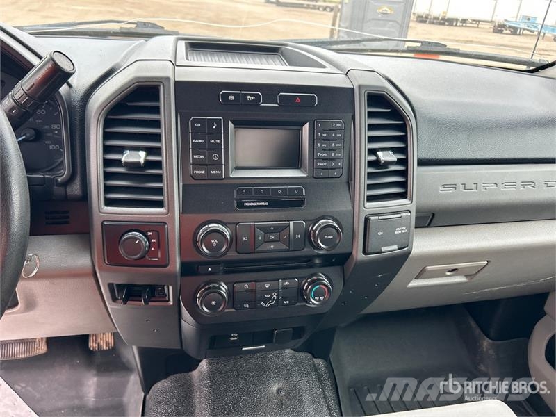 Ford F-550 ピックアップ/ドロップサイド