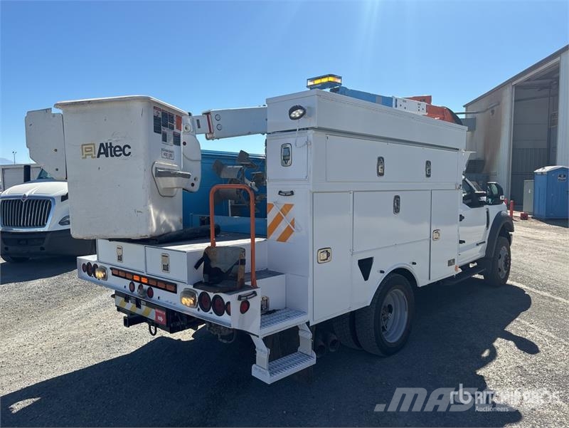 Ford F-550 Plataformas sobre camión