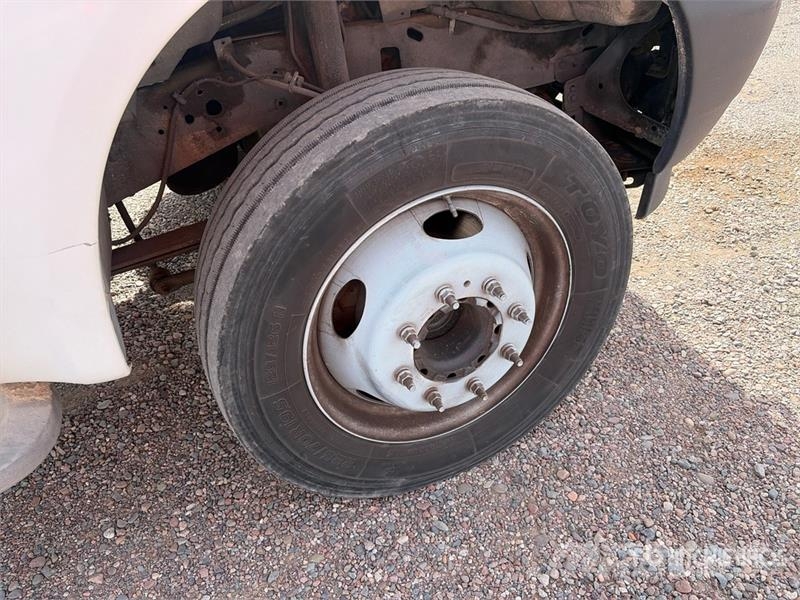 Ford F-550 Platformas/izkraušana no sāniem