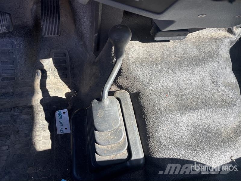 Ford F-550 卡車裝載高空作業車