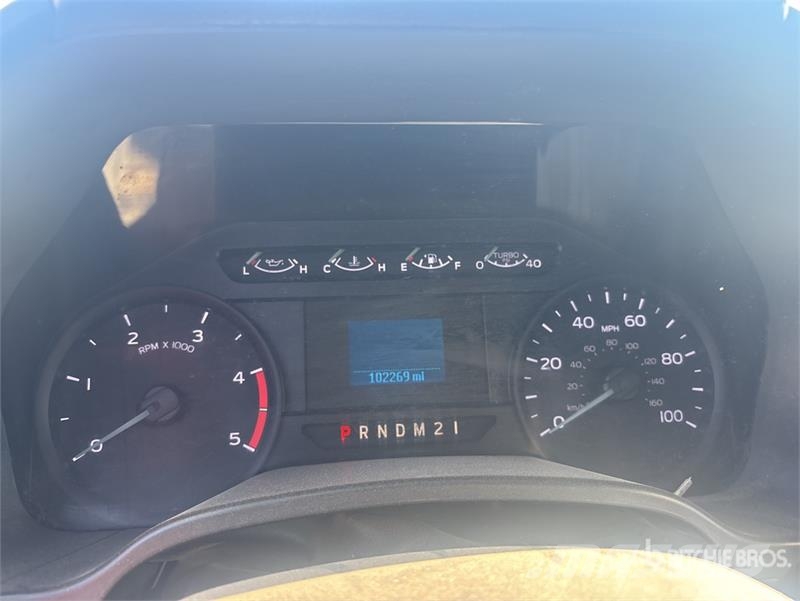 Ford F-550 Моторизирани платформи с талига