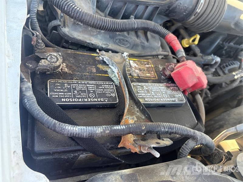 Ford F-550 Teherautóra szerelt emelők és állványok