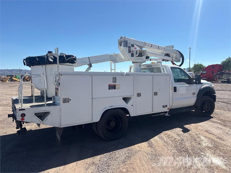 Ford F-550 Pacēlāji uz automašīnas bāzes