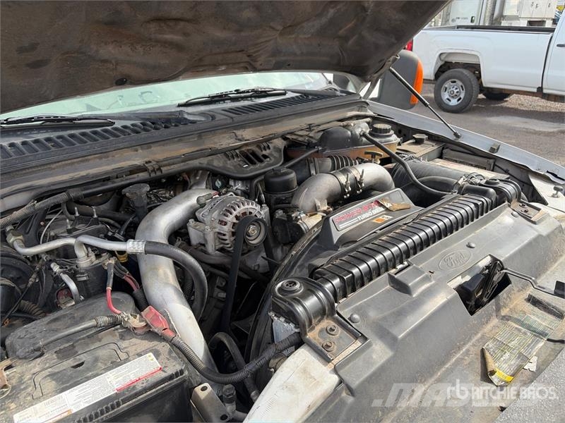 Ford F-550 Platformas/izkraušana no sāniem