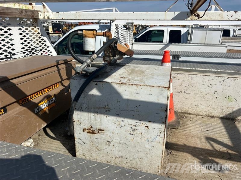 Ford F-550 Flatbed / Dropside trucks
