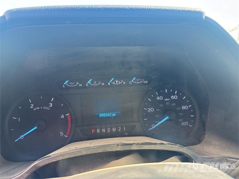 Ford F-550 Моторизирани платформи с талига