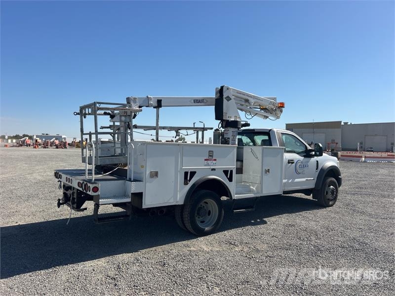 Ford F-550 Моторизирани платформи с талига