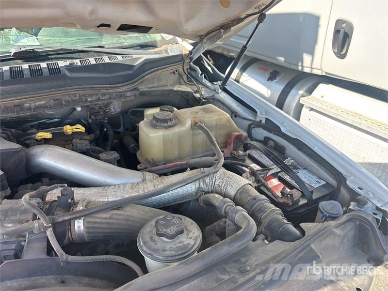 Ford F-550 Моторизирани платформи с талига