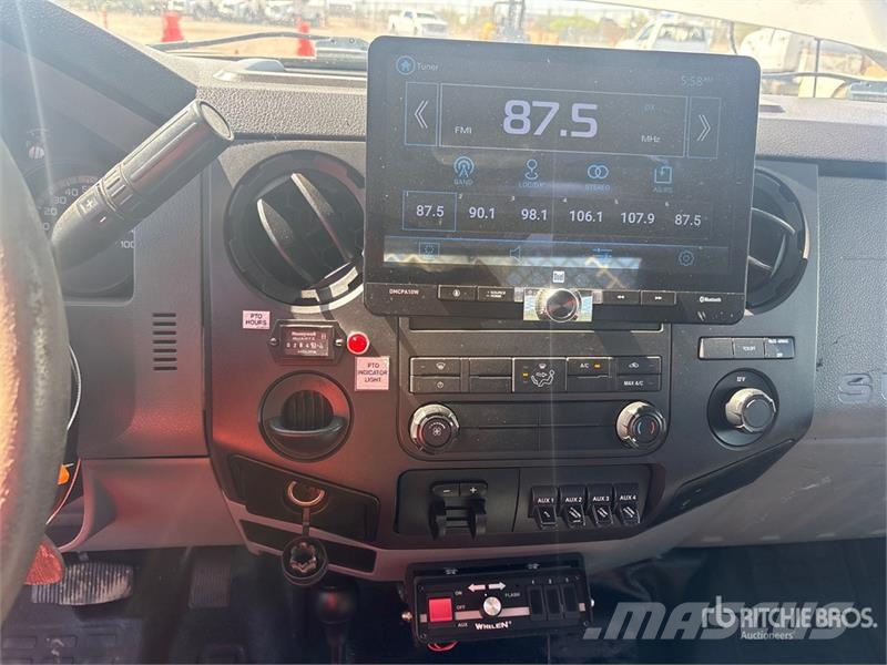 Ford F-550 Pacēlāji uz automašīnas bāzes