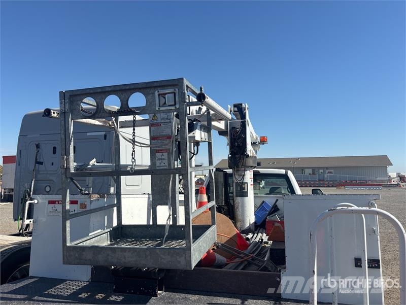 Ford F-550 Моторизирани платформи с талига