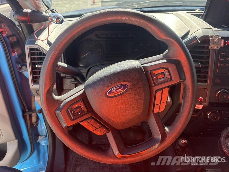 Ford F-550 Plataformas sobre camión