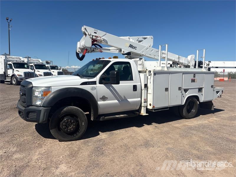 Ford F-550 Pacēlāji uz automašīnas bāzes