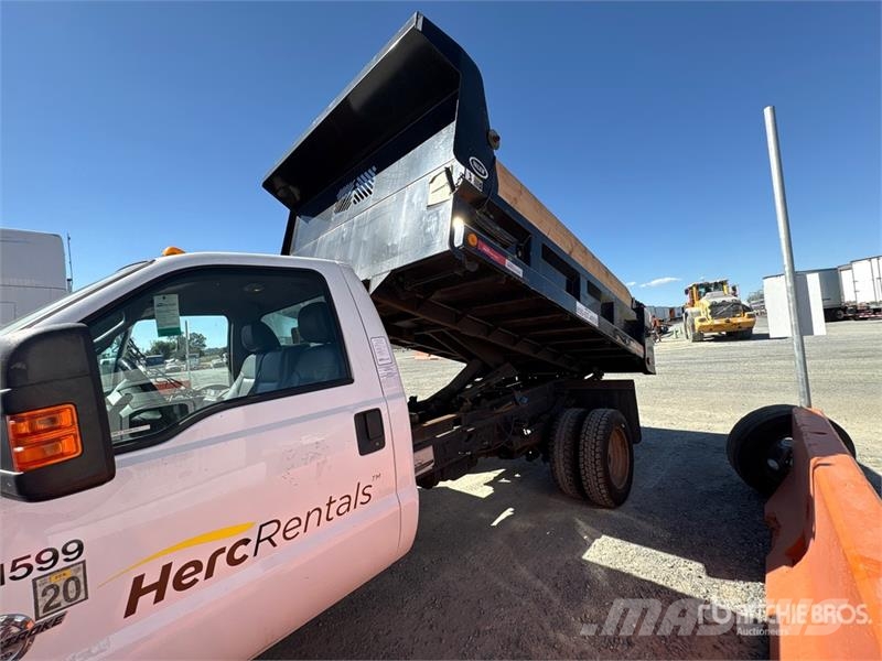 Ford F-550 自卸式货车