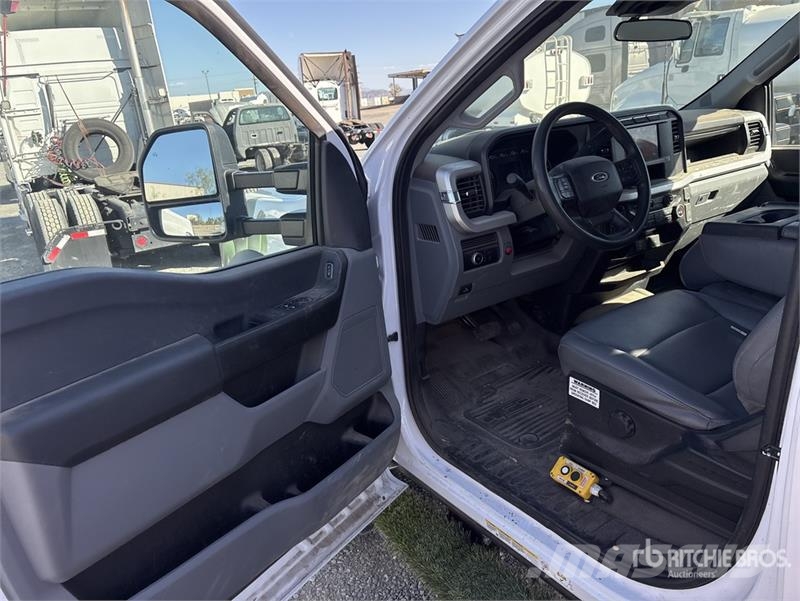 Ford F-550 Tippbilar