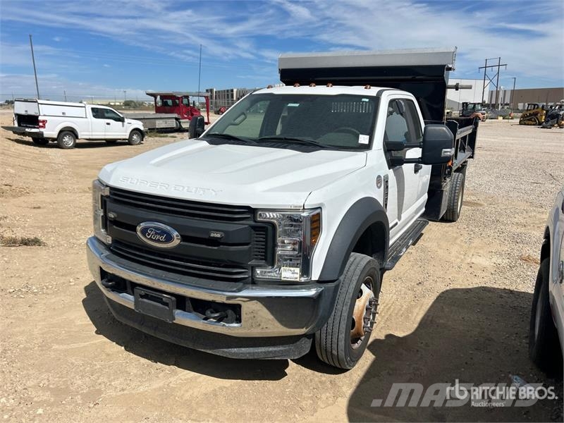 Ford F-550 شاحنات قلابة