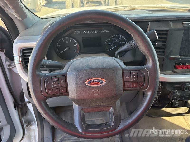 Ford F-550 Tippbilar