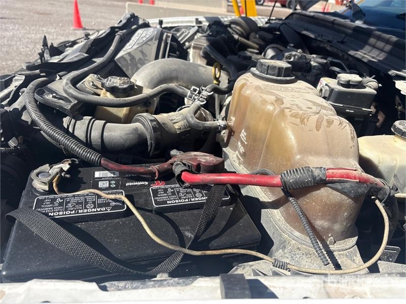 Ford F-550 Teherautóra szerelt emelők és állványok