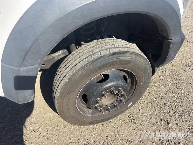 Ford F-550 Моторизирани платформи с талига