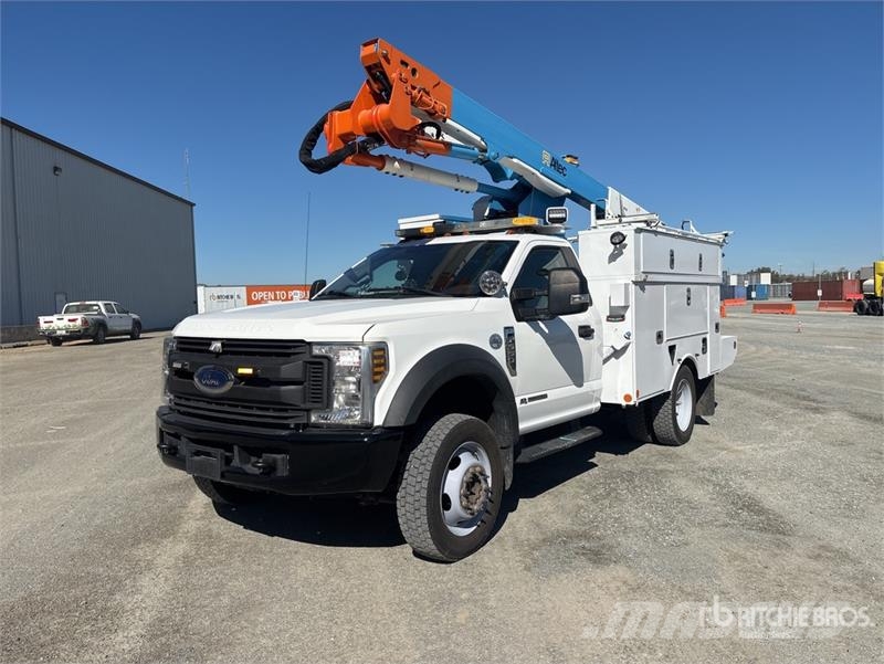 Ford F-550 Plataformas sobre camión