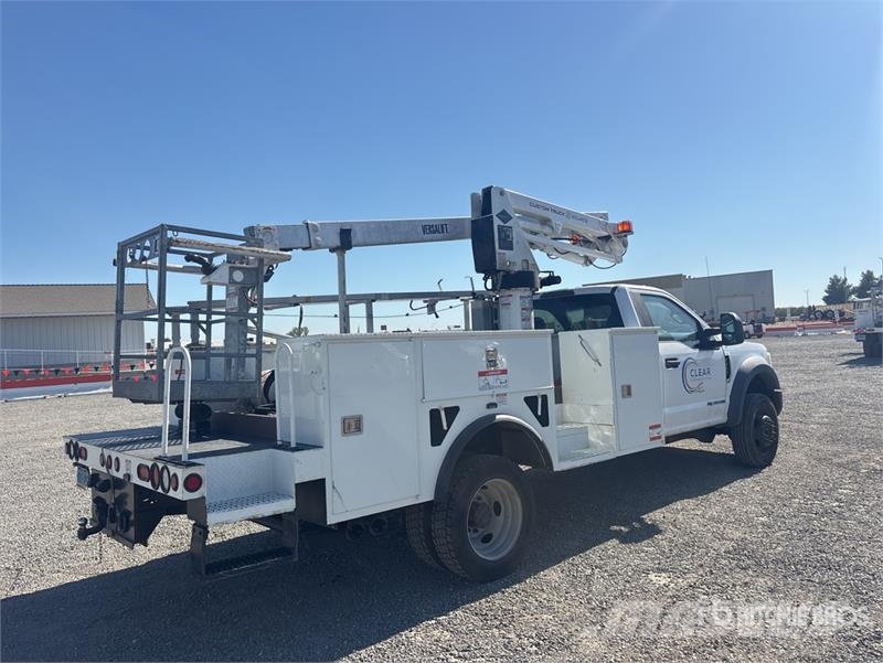 Ford F-550 Моторизирани платформи с талига
