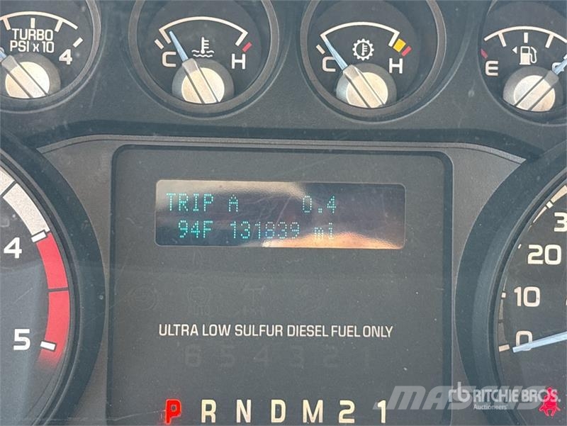 Ford F-550 卡車裝載高空作業車