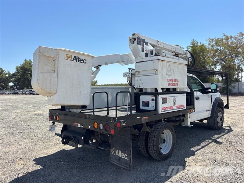 Ford F-550 Pacēlāji uz automašīnas bāzes