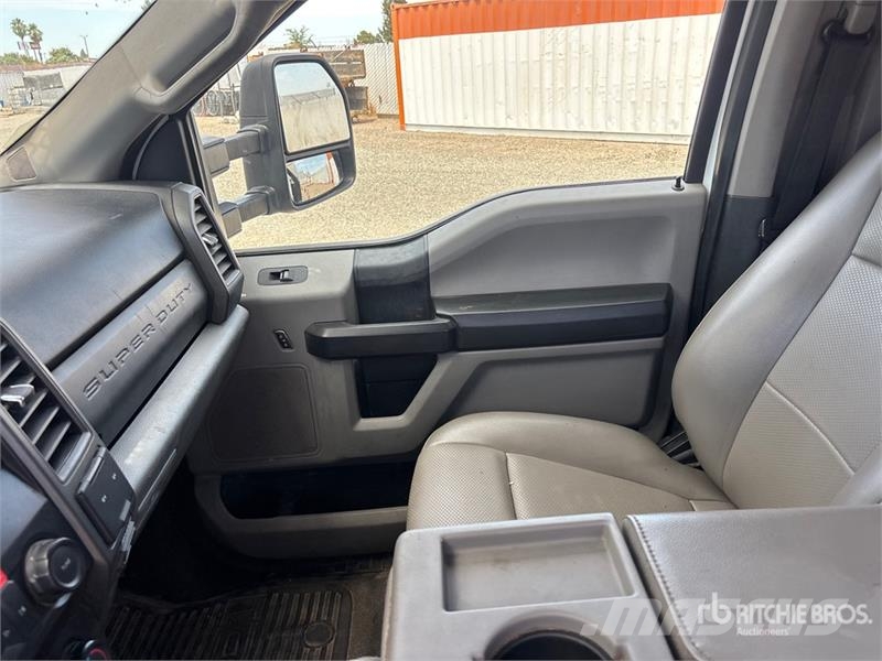 Ford F-550 Pacēlāji uz automašīnas bāzes