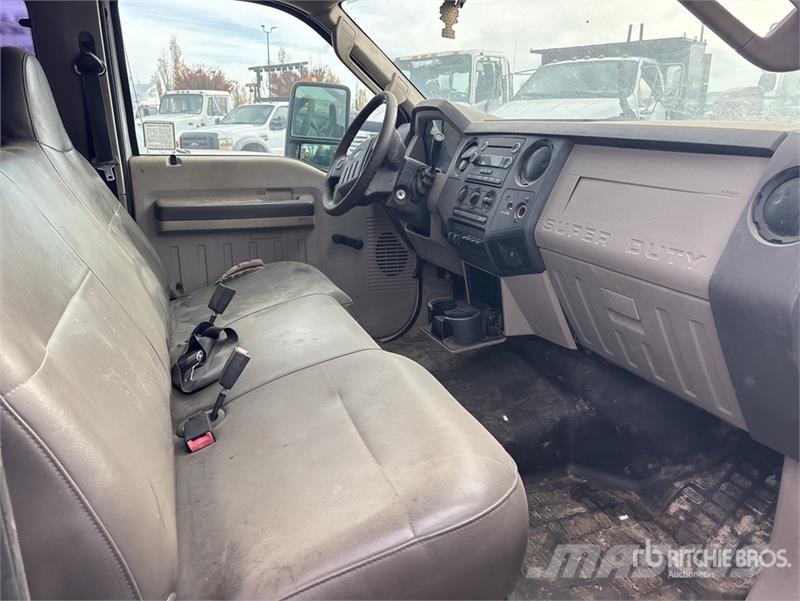 Ford F-550 Pikapai / Bortiniai sunkvežimiai