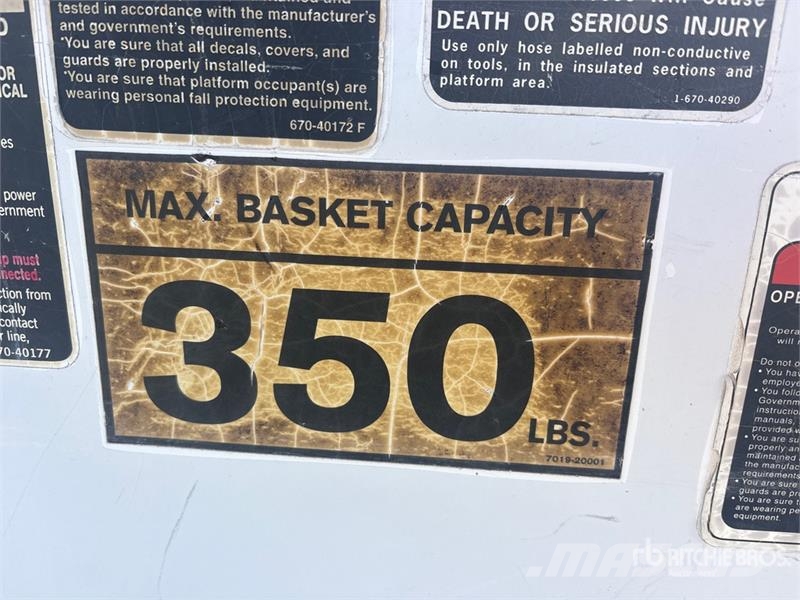 Ford F-550 Teherautóra szerelt emelők és állványok