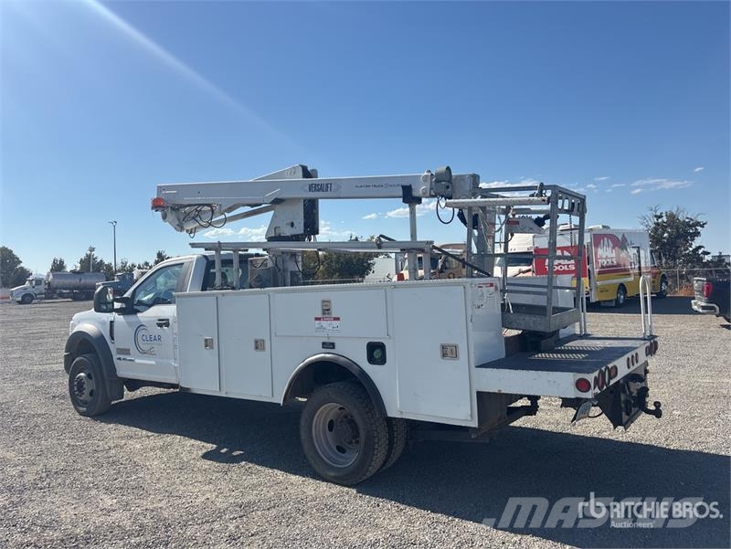 Ford F-550 Моторизирани платформи с талига