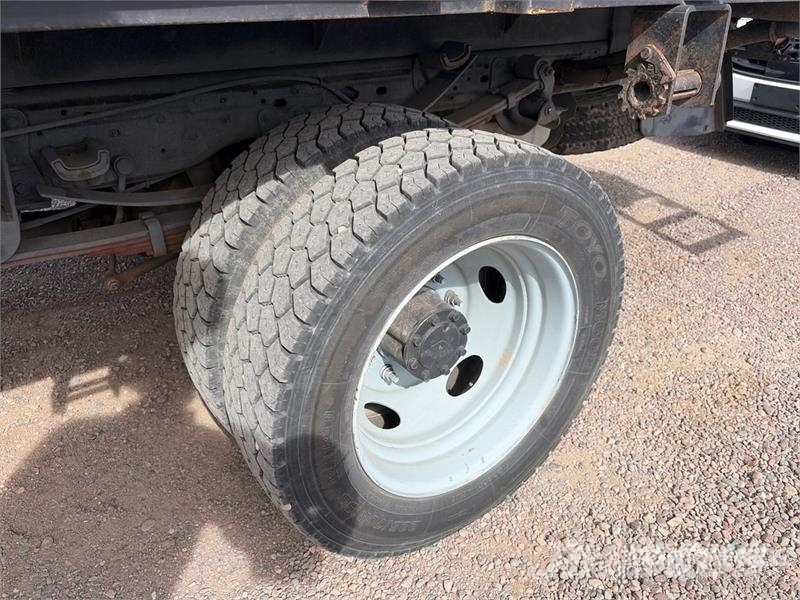 Ford F-550 Platformas/izkraušana no sāniem