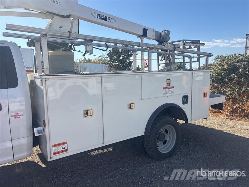 Ford F-550 Моторизирани платформи с талига