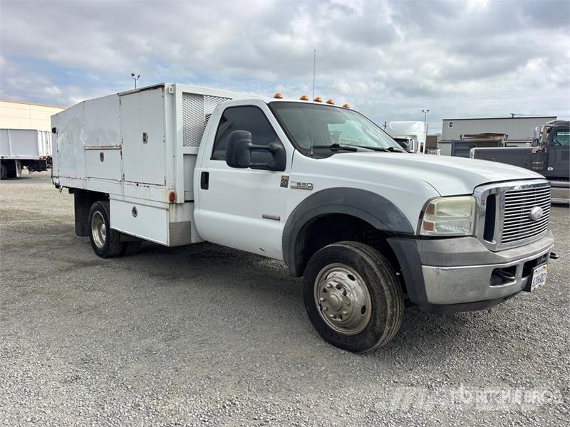 Ford F-550 Flakbilar