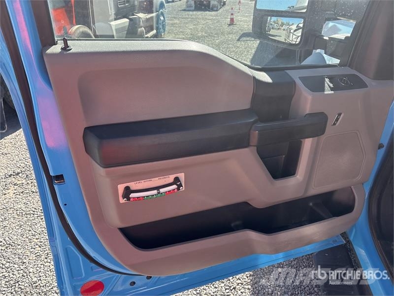 Ford F-550 Plataformas sobre camión