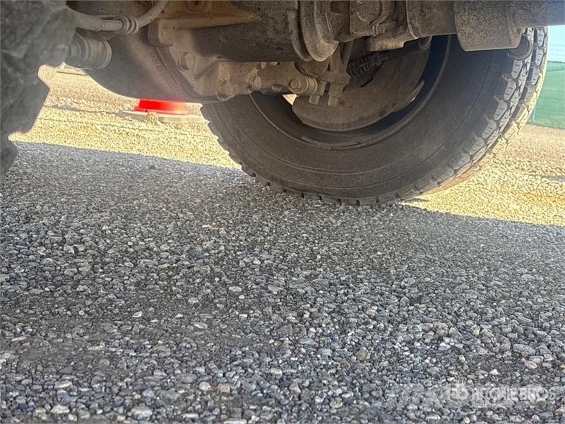 Ford F-550 Teherautóra szerelt emelők és állványok