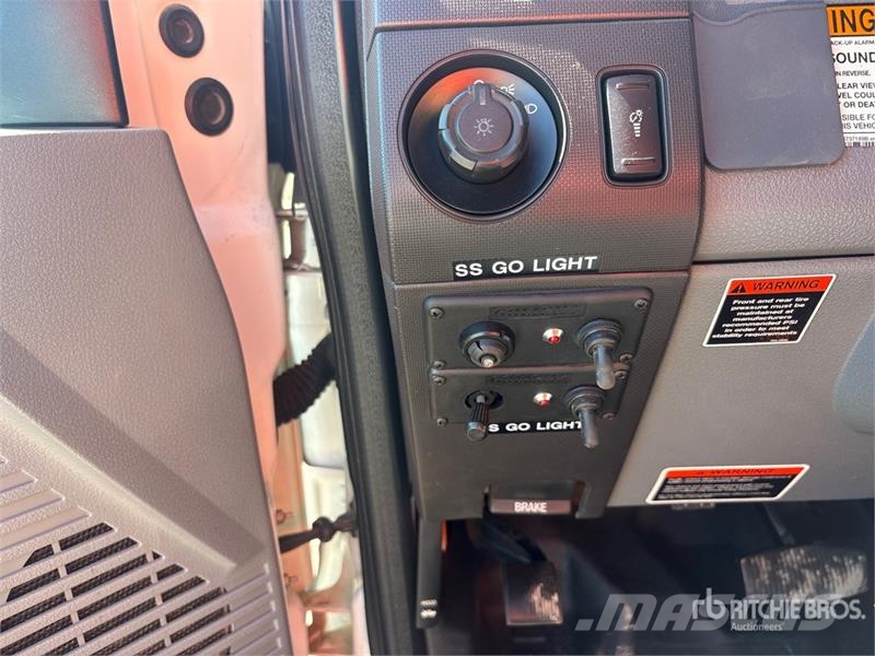 Ford F-550 Pacēlāji uz automašīnas bāzes