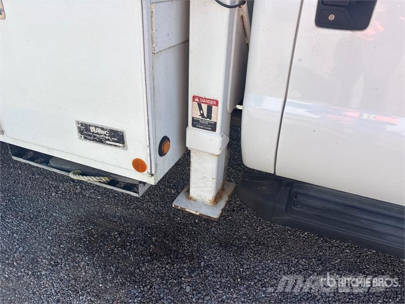 Ford F-550 Pacēlāji uz automašīnas bāzes