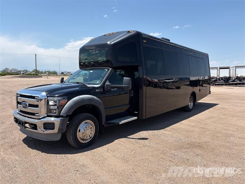 Ford F-550 4x2 27-Seat Transit Bus Minibussit