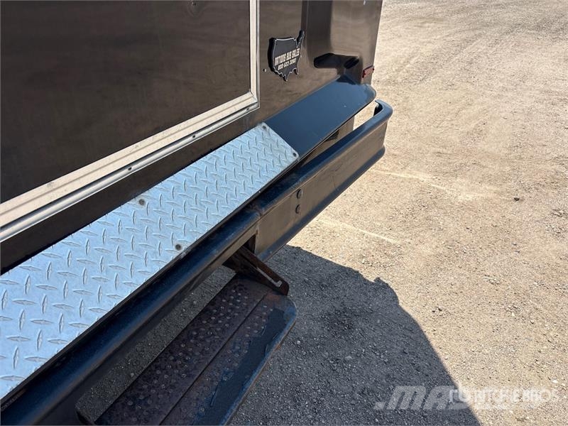 Ford F-550 4x2 27-Seat Transit Bus Minibussit